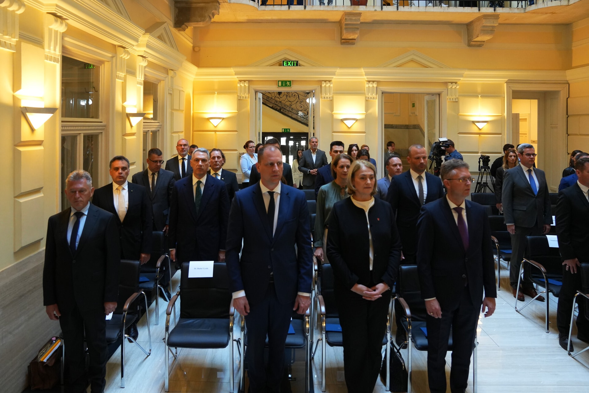 Harminc képviselő vette át a megbízólevelét + GALÉRIA