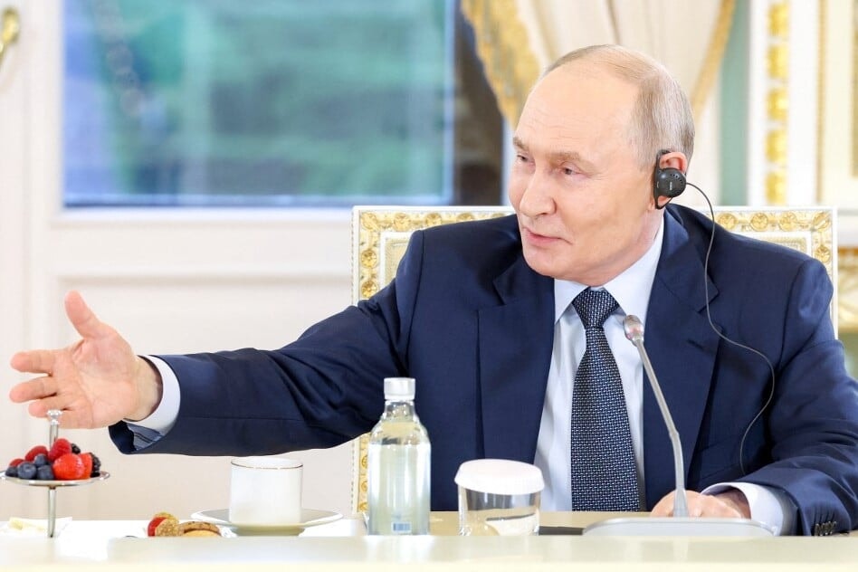 Putyin szuperjachtja hirtelen Dánia mellett tűnt fel
