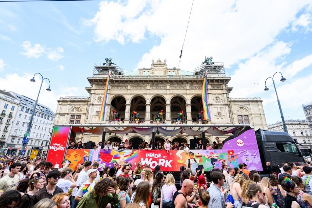 Több mint 300 ezren vettek részt a bécsi Szivárvány Parádén