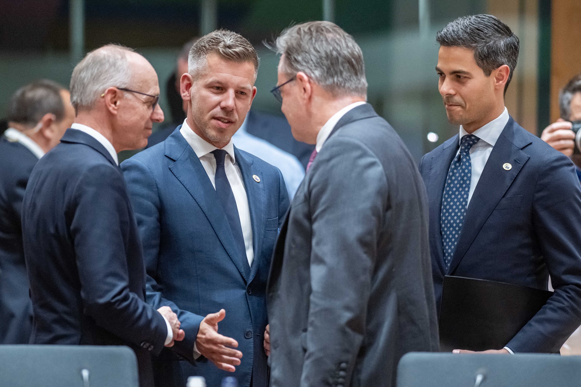 Magyar Péter: Tovább is szigorodhat az EU migrációs politikája