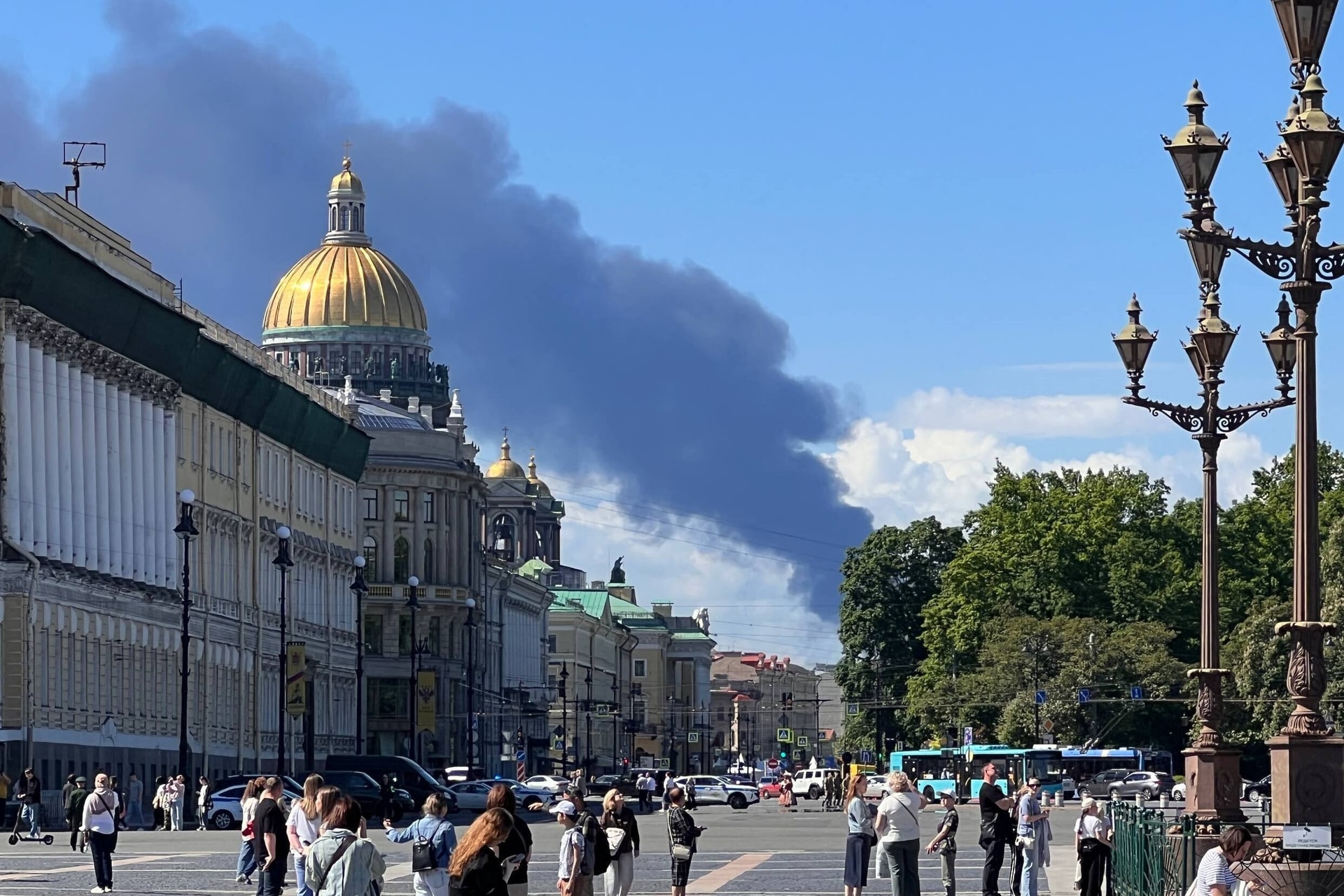Ukrán drónok csapódtak be egy szentpétervári olajtárolóba