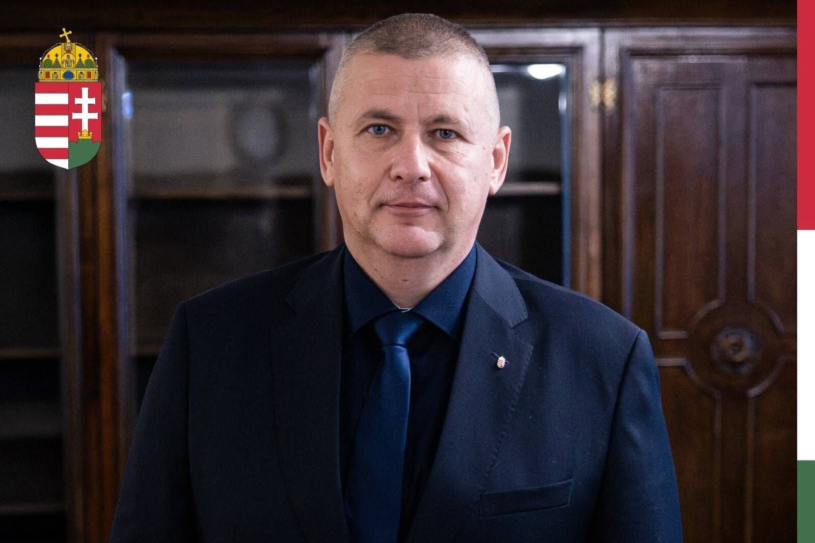 Társadalmi egyeztetésen van a „fiatalítás” címén eltávolított katonák visszavétele