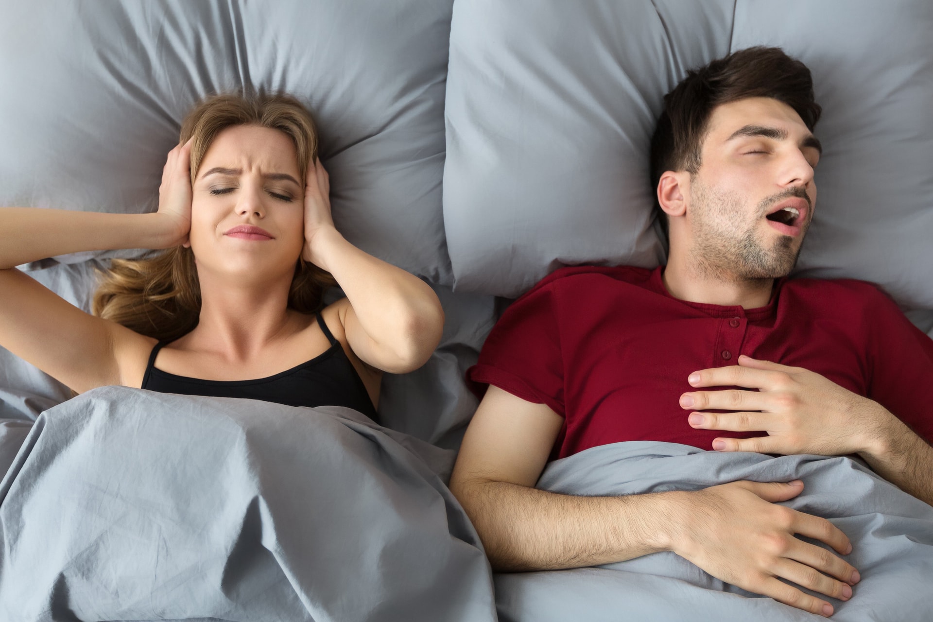 Milyen előnyei lehetnek a külön alvásnak?