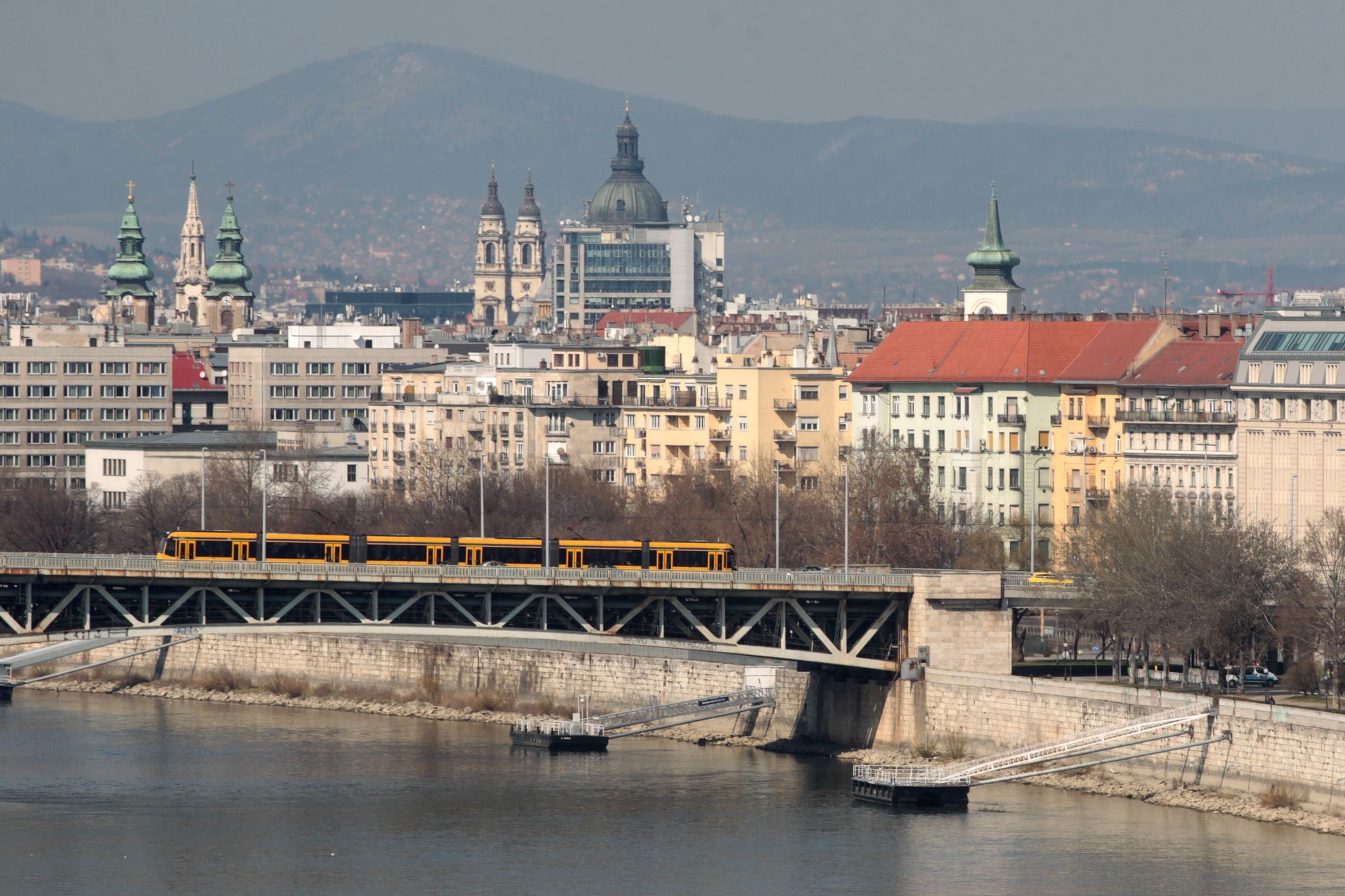 Drámai életmentés a Petőfi hídon