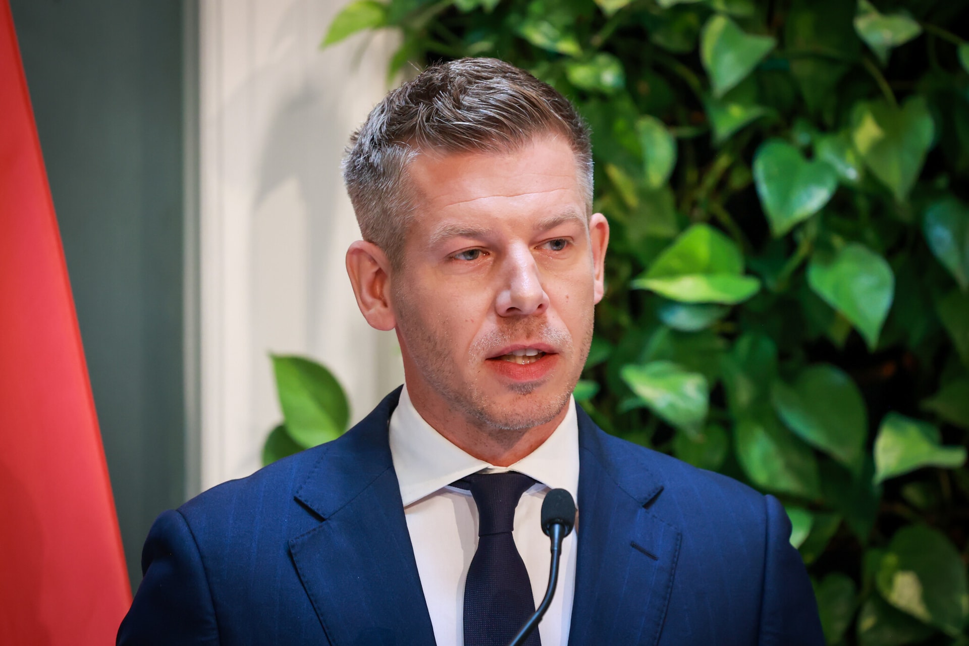 Magyar Péter: Áder János egy igazi közpénzhorgász