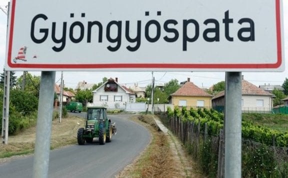 A Soros-hálózat szembe akarja fordítani a magyarokat és a romákat