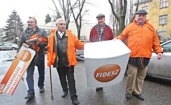 Három szinten ellenőrzik az októberi voksolásra összegyűjtött ajánlásokat