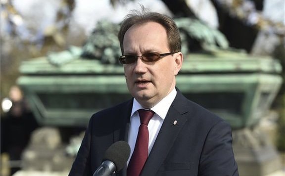 „A pécsi DK beismerte, hogy bűnözésből származó pénzek segítik a városi ellenzéket”