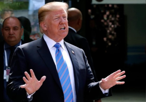 Donald Trump elmozdította a titkosszolgálat igazgatóját