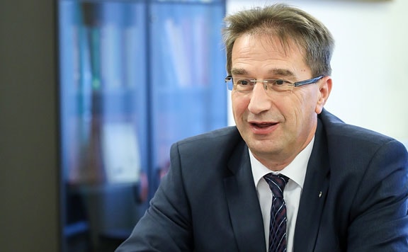 Völner: A kormánynak folytatnia kell a küzdelmet