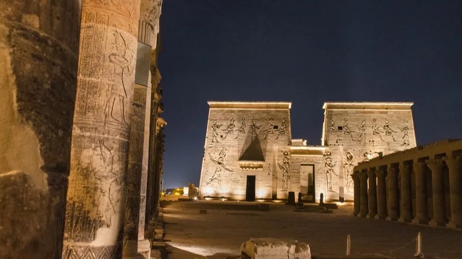 Ez a római tábla egyiptomi mágia nyomait tartalmazza