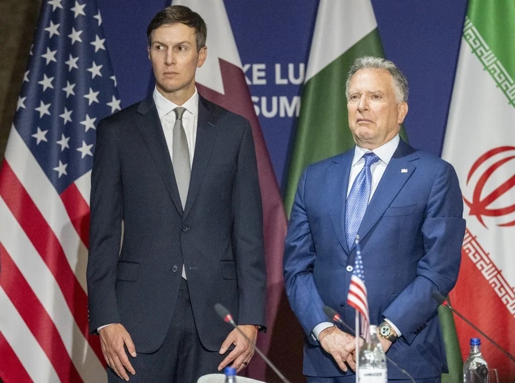 Az amerikai és iráni tárgyalófelek Dohába tartanak, de a találkozó bizonytalan