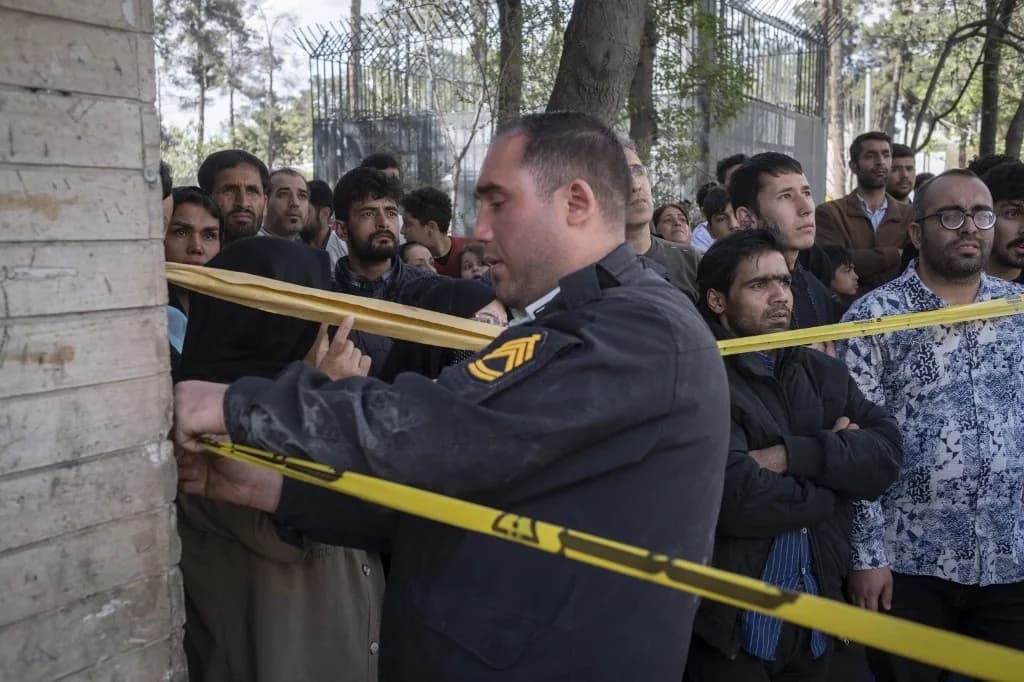 Akár több ezer halálesetet is jósolnak Hamenei temetésén