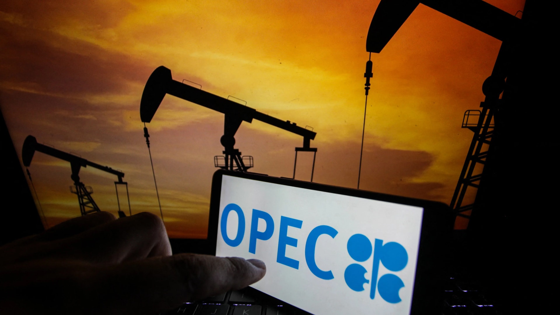Venezuela fontolgatja a kilépést az OPEC-ből