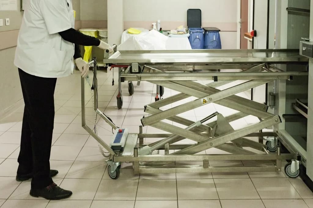 Egy halottnak nyilvánított csecsemő „életre kelt” a hullaházban