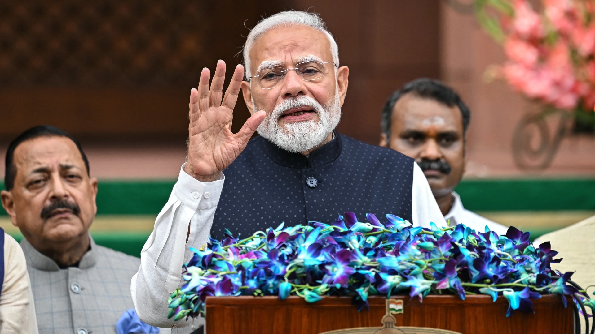 Modi gyorsított eljárást ígér a felvételi botrány ügyében