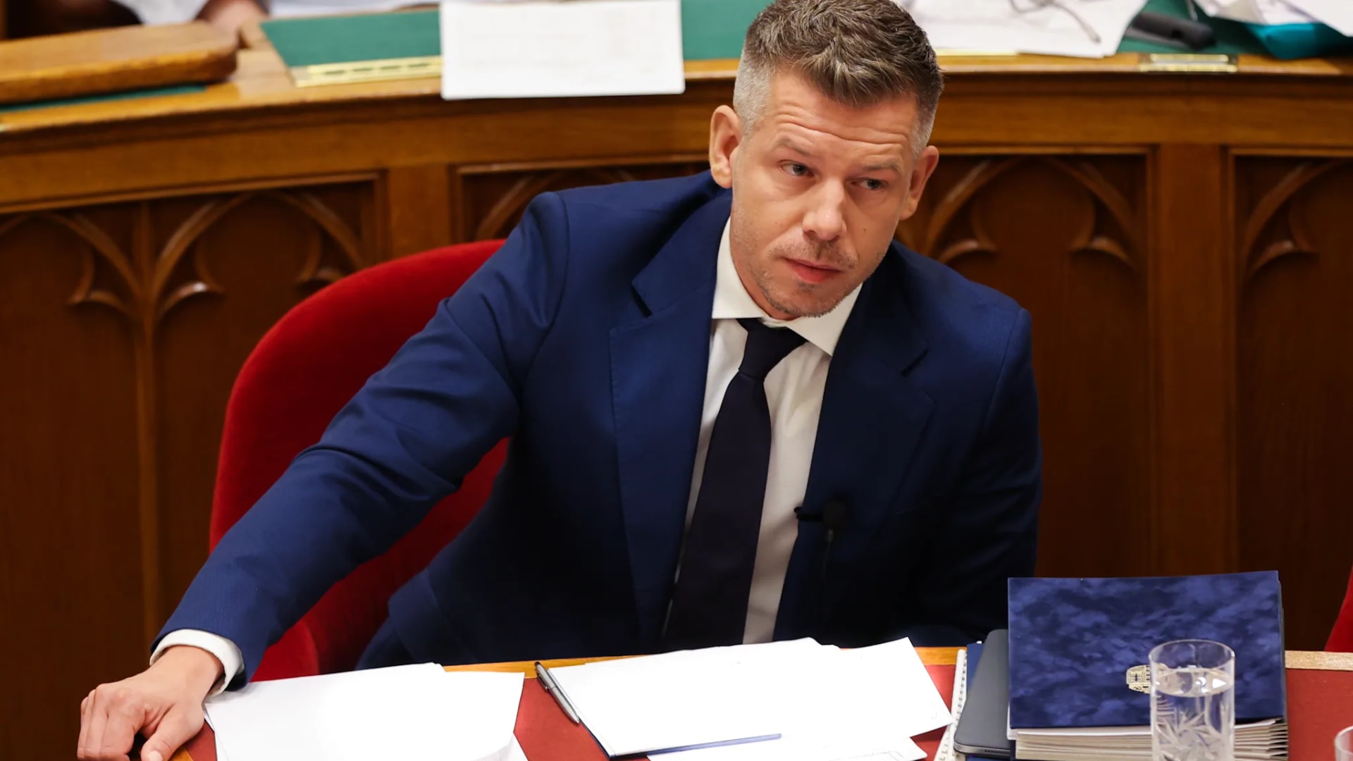 Magyar Péter: Induljon hát a valódi Tisztítótűz művelet!
