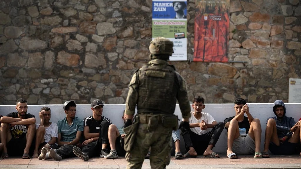 Ceutába tartó migránsok százait vettek őrizetbe a marokkói biztonsági erők