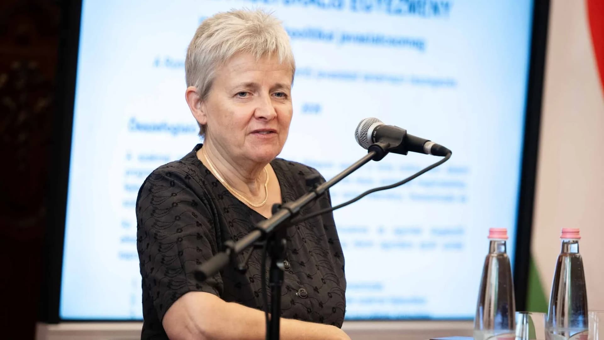 Lannert Judit: Nagyon fontos a biztonságos tanévkezdés