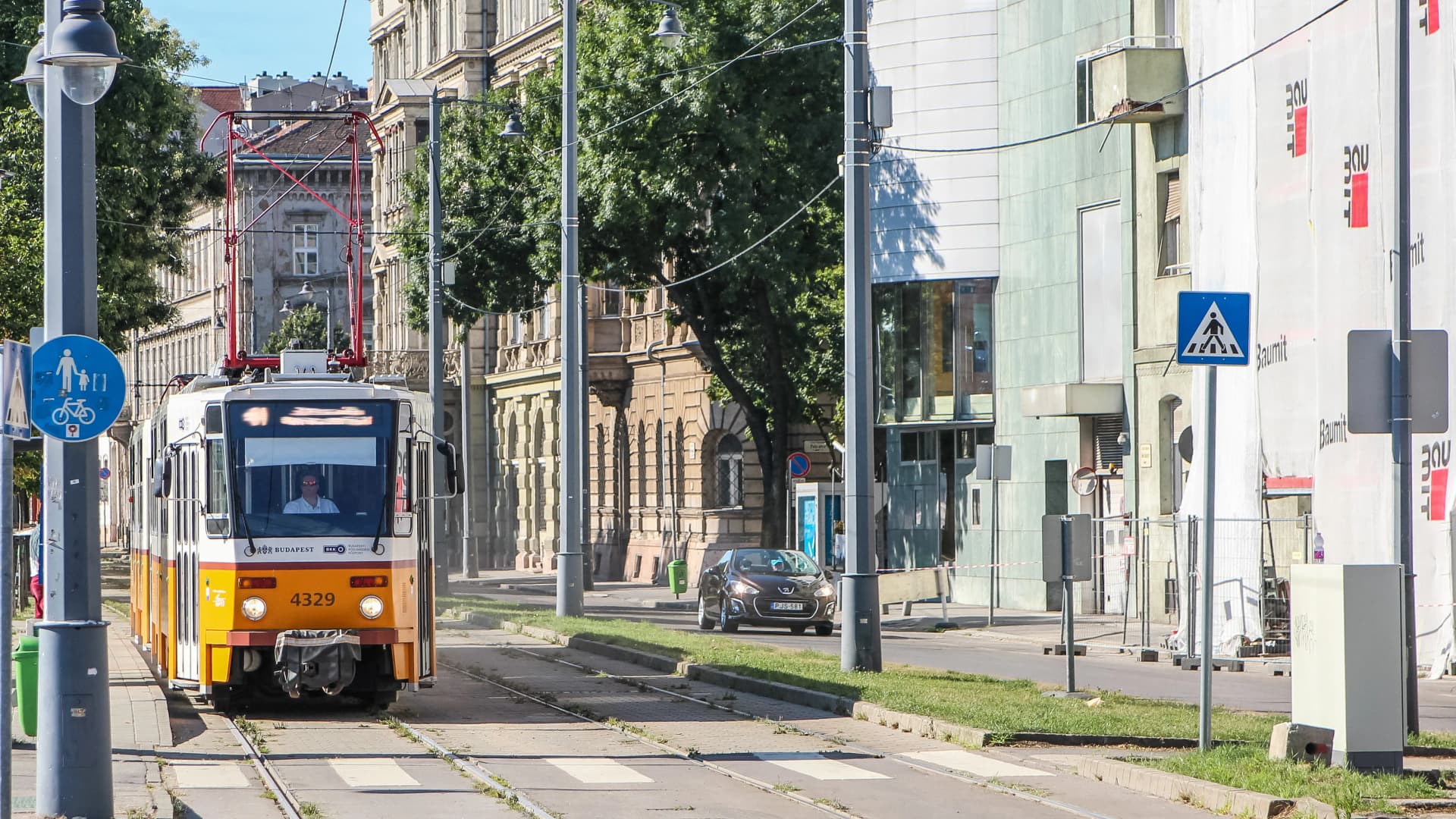 Pótlóbusz jár Budapesten az 51A villamos helyett