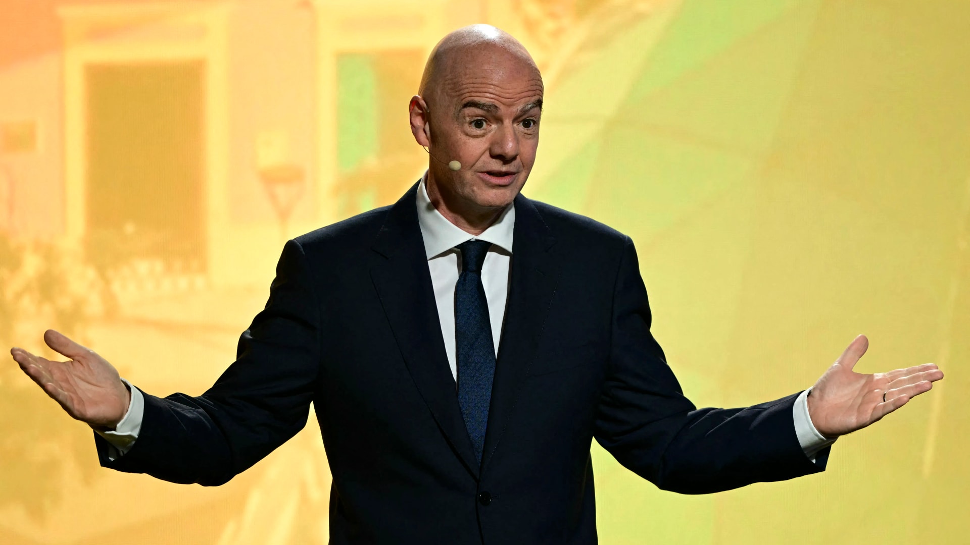 Gianni Infantino indul a FIFA elnökválasztásán
