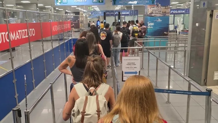 A spanyol kormány visszaállítja az Olaszországból érkezők ellenőrzését