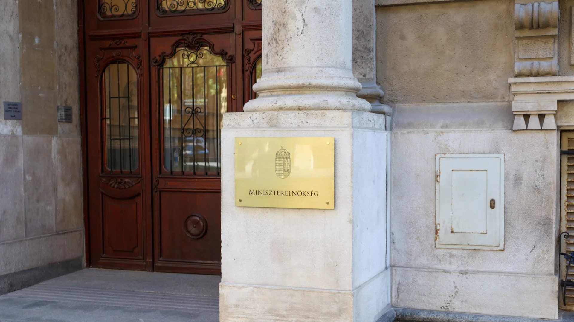 Nyilvánosságra hozták a 2010 és 2026 között született, nem nyilvános kormányhatározatok listáját