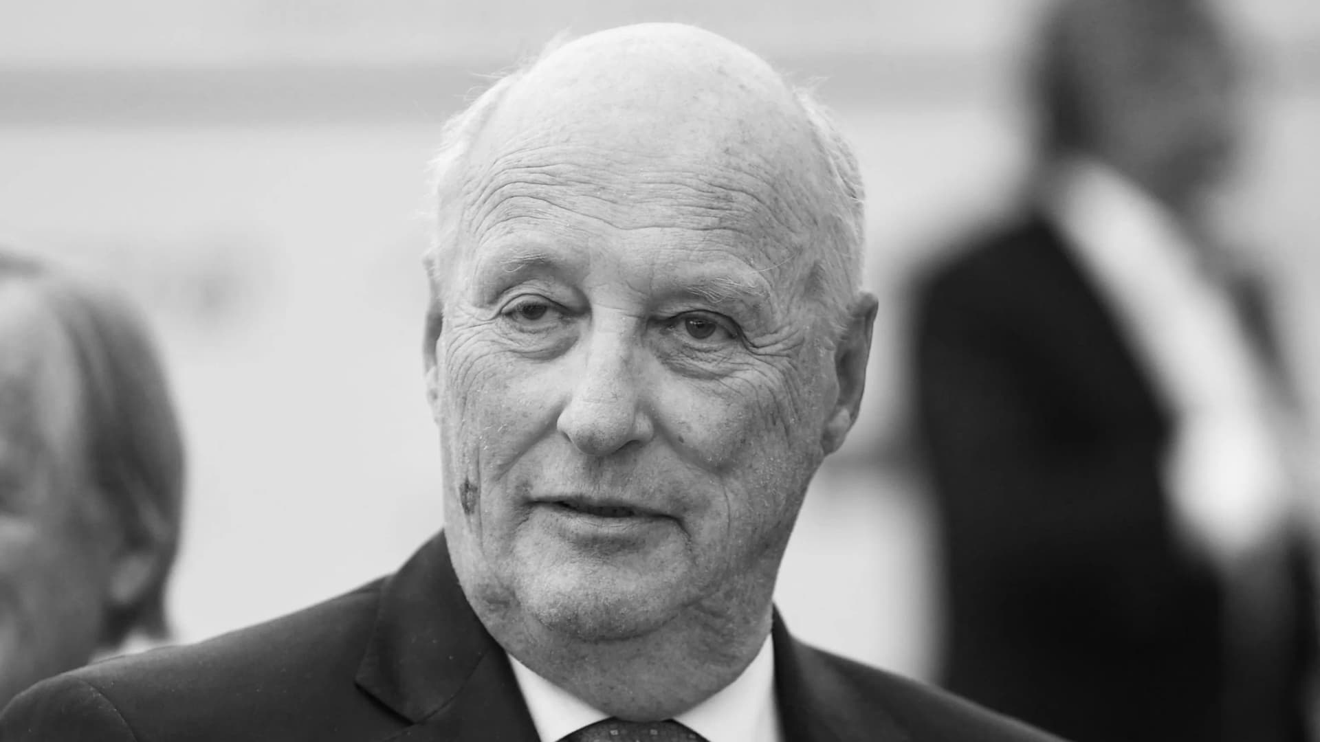Meghalt a norvég király