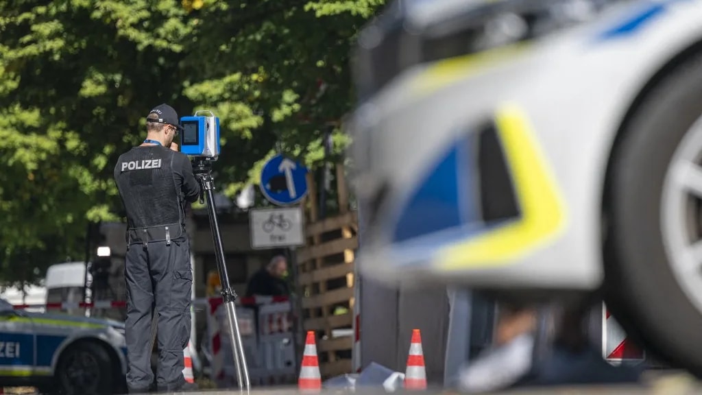 Gyújtószerkezeteket dobtak több épületre védelmi ipari vállalatok közelében Münchenben