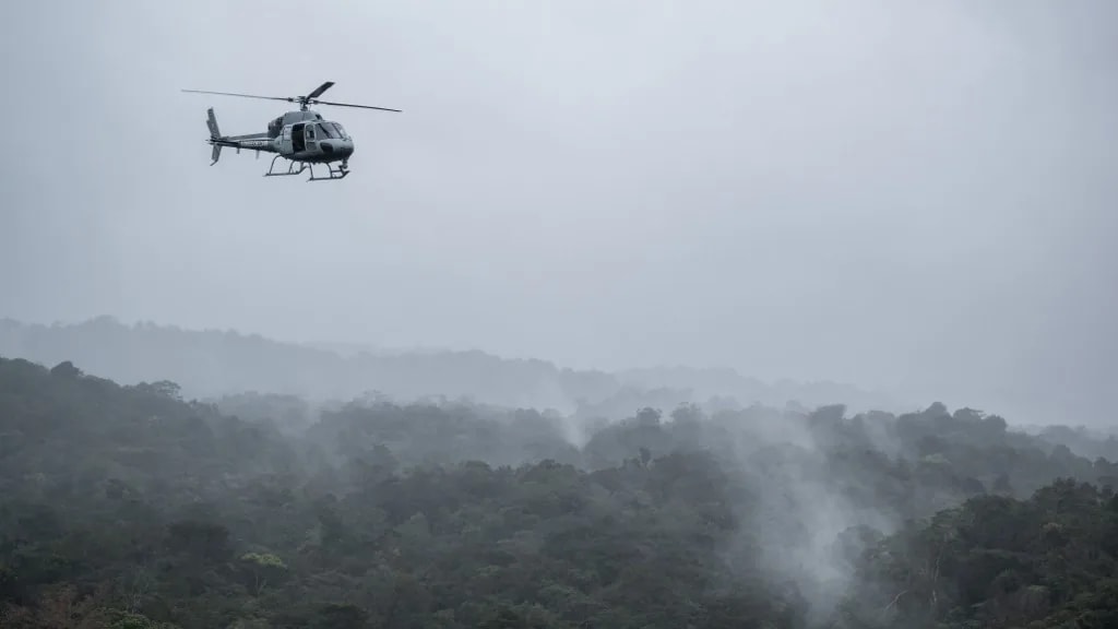 Orosz hadihajó jelzőrakétákat lőtt ki egy dán katonai helikopter felé