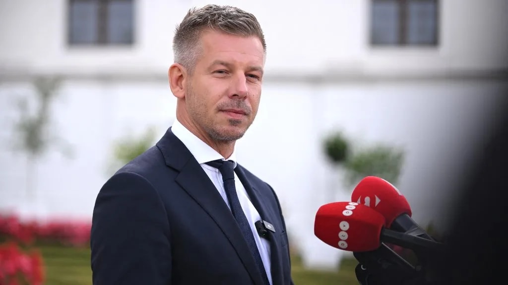 Magyar Péter és Kapitány István átadta a Nestlé büki gyárának új üzemegységeit