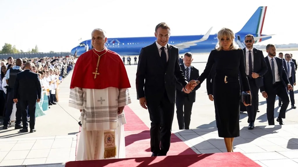 Franciaországba érkezett XIV. Leó pápa