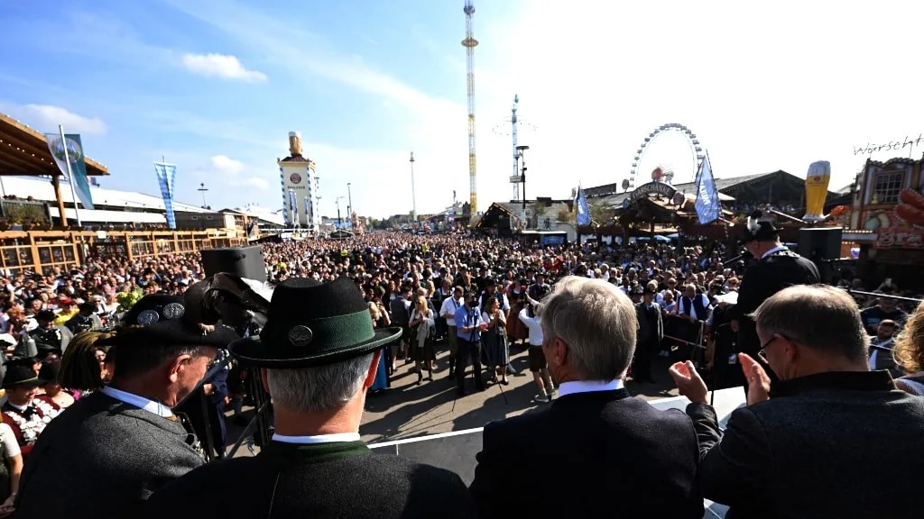 Rekordszámú látogató az Oktoberfest sörfesztiválon