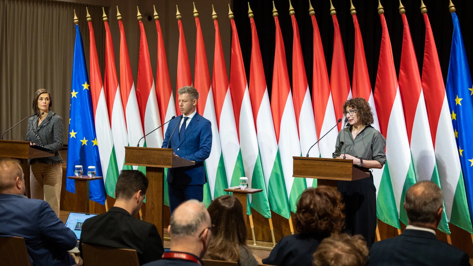 Magyar Péter a Bicskei Gyermekotthonban történtekről tájékoztat