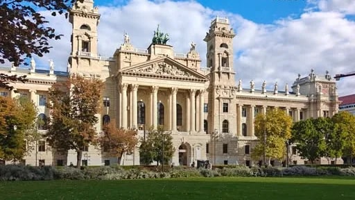 Megnyílik a látogatók előtt az Igazságügyi Palota