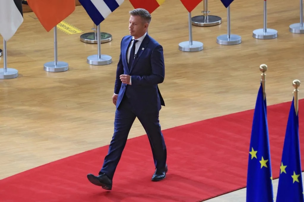 Magyar Péter ma délben tárgyal Ukrajna elnökével Brüsszelben