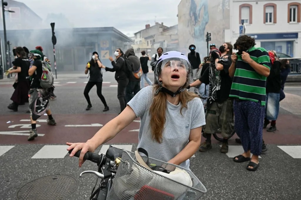 Kijárási korlátozások a francia nagyvárosokban