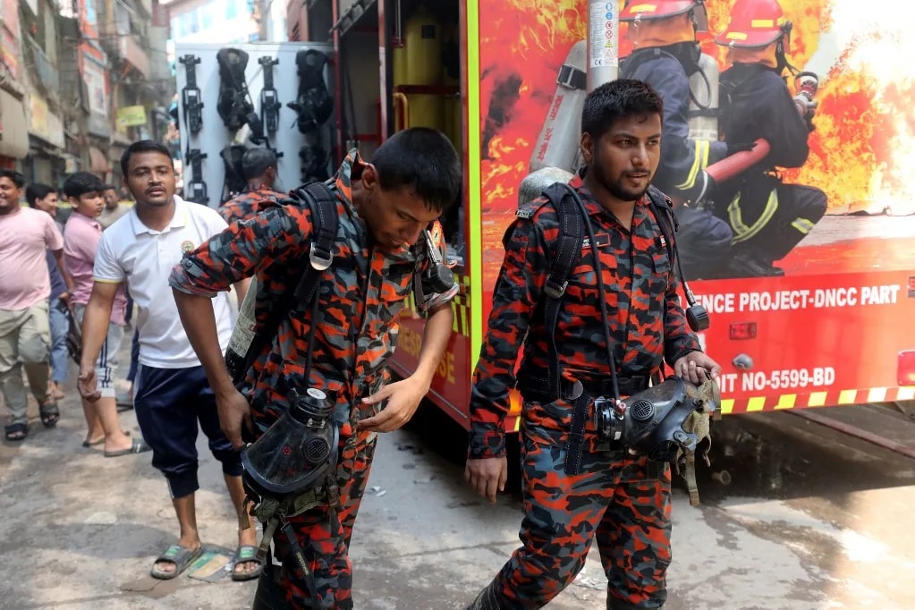 Tűz ütött ki egy bangladesi tengerparti szállodában, tíz ember meghalt