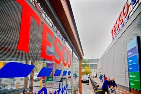 A Tesco egyelőre nem adja el magyarországi üzleteit