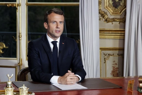 Macron: Stratégiai hiba lenne feltételek nélkül visszavenni Oroszországot a G7-csoportba