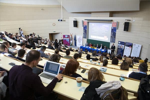 Huszonöt százalékkal nőtt az informatikai szakokra jelentkezők száma