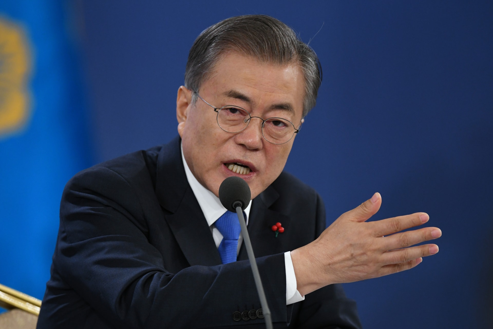 Meg akar szabadulni a Kim Dzsong Untól kapott kutyáktól a volt dél-koreai elnök