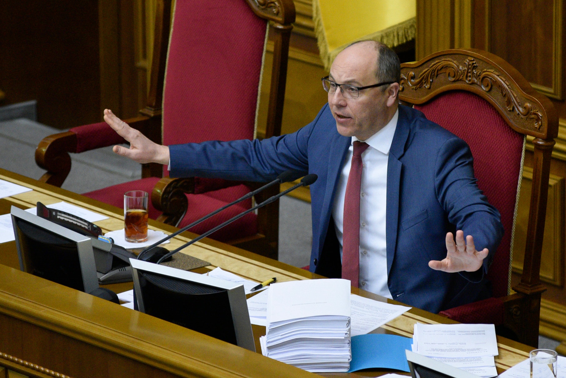 Aláírta a sokat vitatott ukrán nyelvtörvényt a házelnök