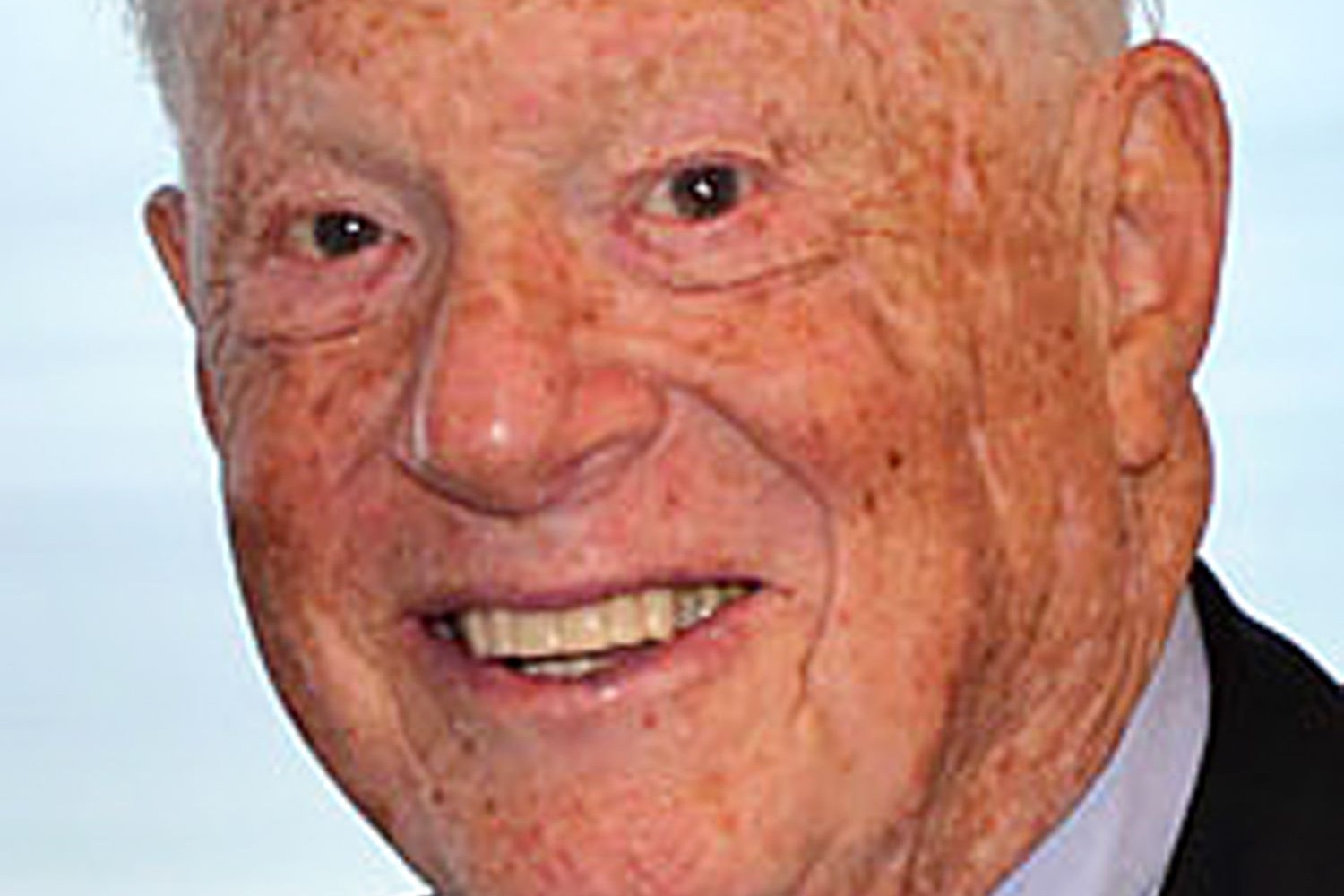 Elhunyt Robert Bernstein, az „elvek embere”