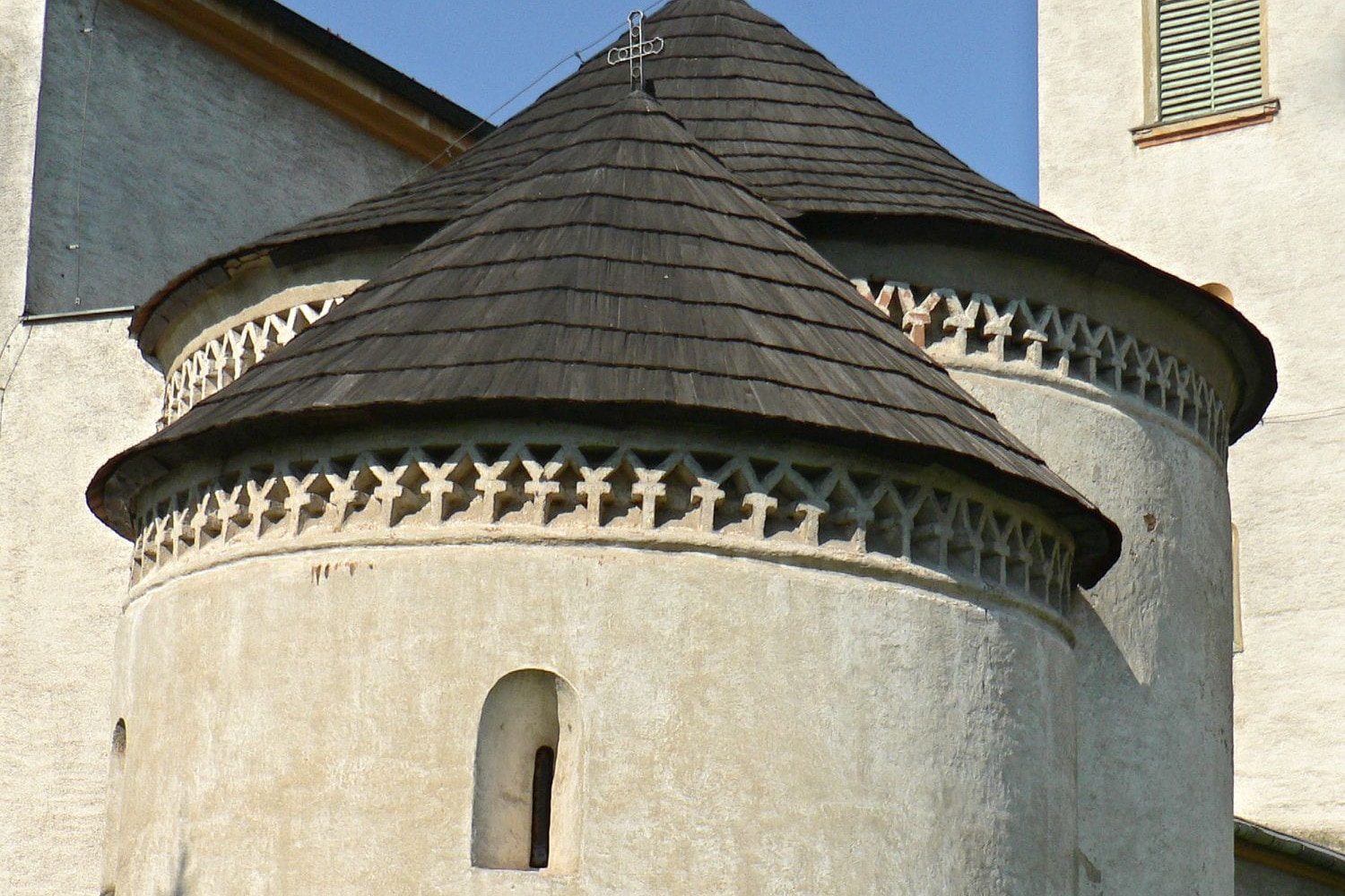 Vágkeresztúr körtemploma