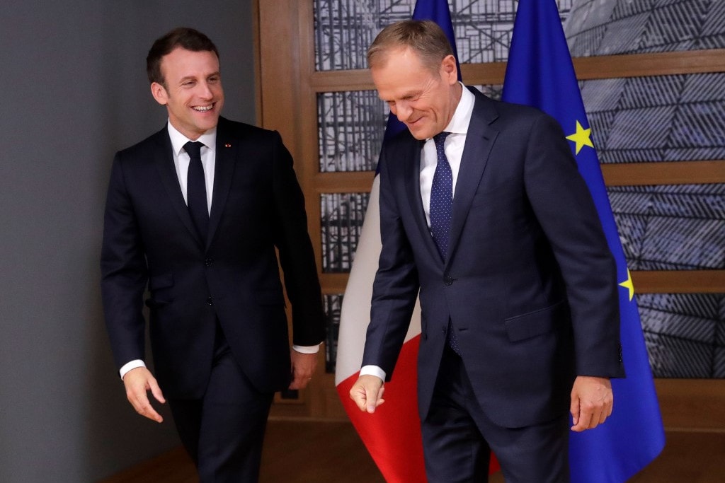 Macron nem támogatja, Merkel újra kiállt Weber mellett