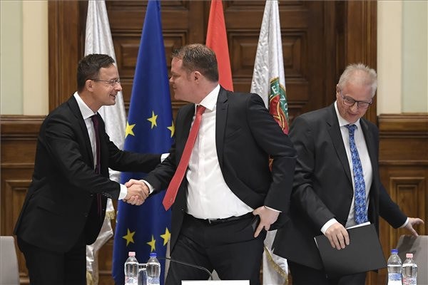Szijjártó: Még soha nem volt ekkora tétje az EP-választásoknak