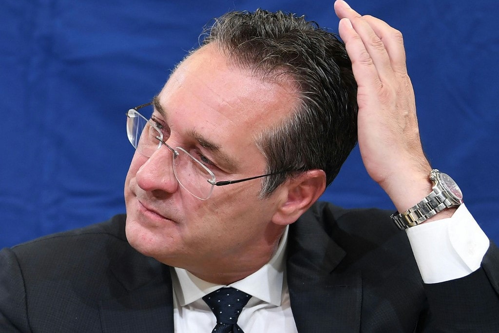 Heinz-Christian Strache bírálta az FPÖ-t felesége kizárása miatt