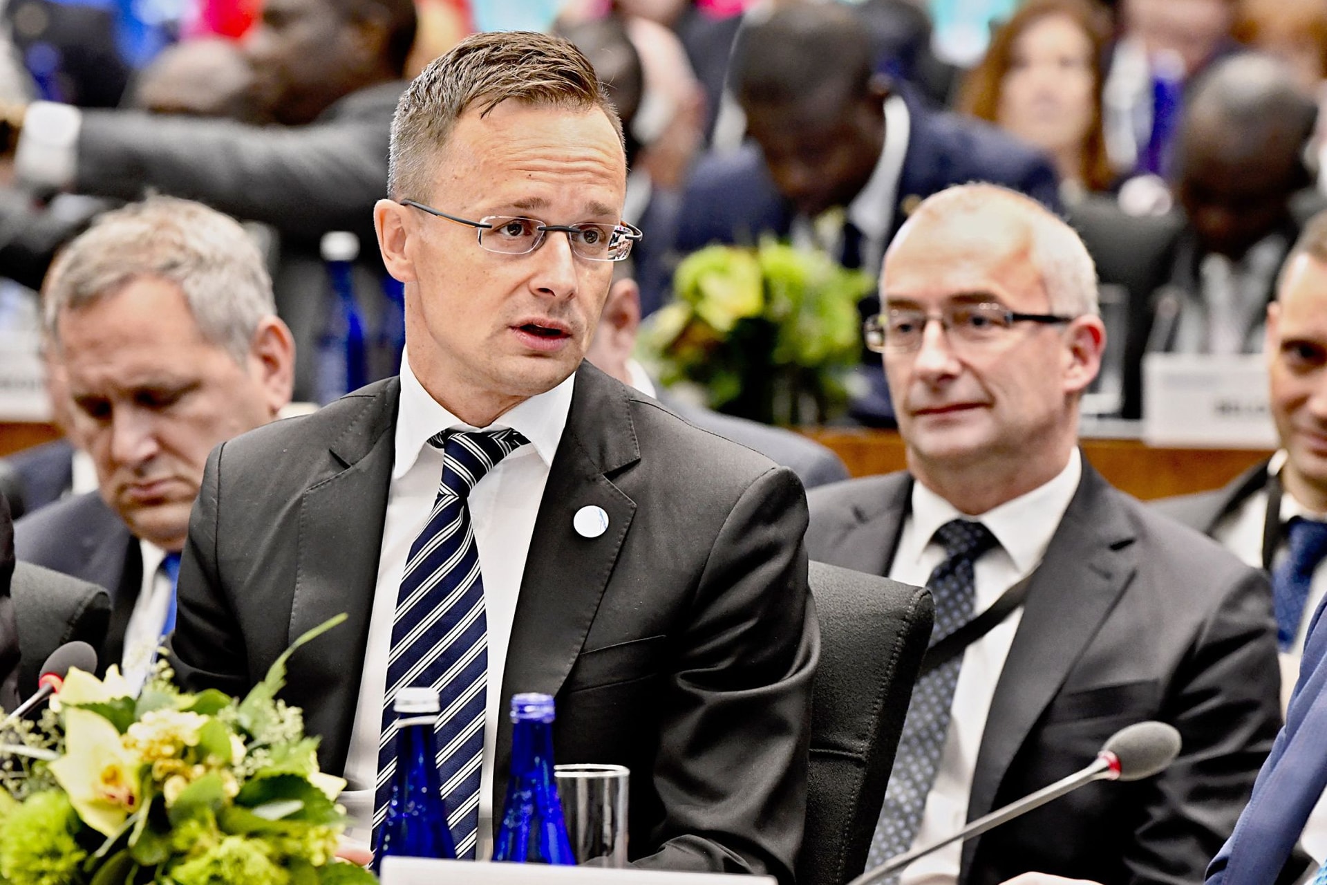 Szijjártó Péter: A bevándorláspártiak kötelezővé akarják tenni a világ legveszélyesebb migrációs csomagját