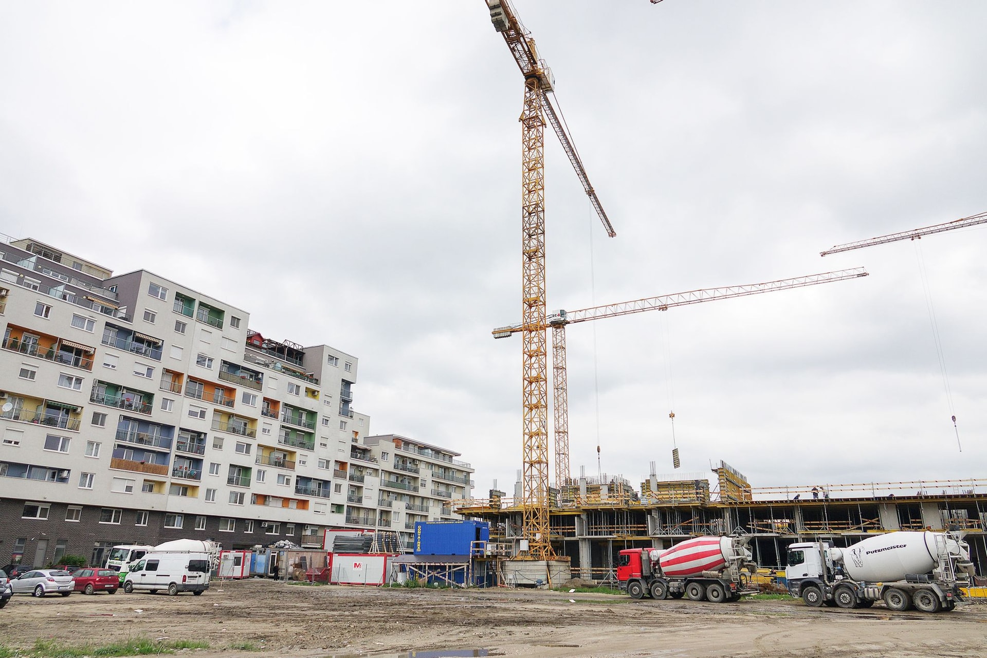 A májusi időjárás hűtötte az építőipart